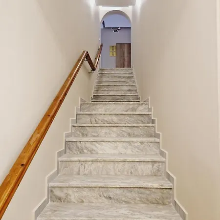 Hotell La Grotta 2*